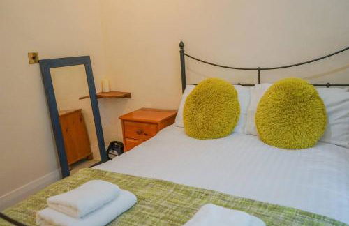 18th-Century Farmhouse with Countryside Views - Foto 46