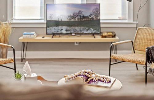 Convenient 2BR Near Convention & Hospitals - Foto 21