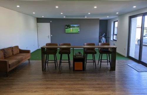 Golfers dream Guest suite with onsite golf studio available for booking by guests - Foto 15