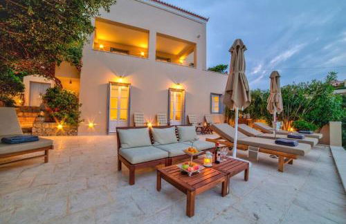 View-topia Amazing View, Private Pool, Close to the center. - Photo 12