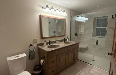 Prime Northern Maine Snowmobiling Retreat with Full Kitchen & Winter Trails Access - Foto 29