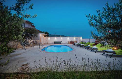 Apartments Katarina with swimming pool - Photo 21