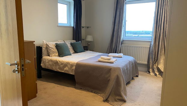 London Riverside Apartment-2 Bed-freep-balcony - Foto 5, Habitación