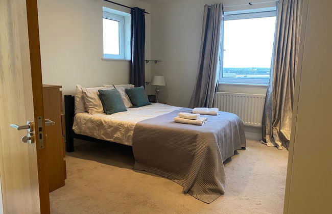 2 Bed Flat - Sleeps 4 - Parking - Wifi - Foto 1