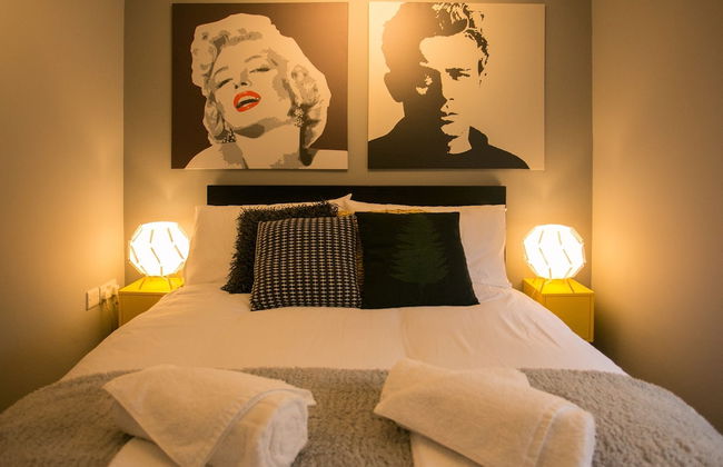 Malone Place Apartment - Photo 1