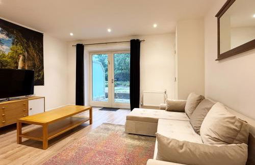 Laura's modern 1 bed apartment in Wimbledon - Foto 26