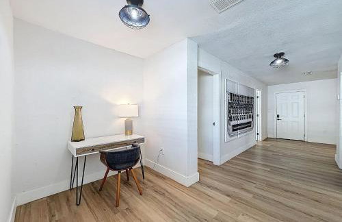 Newly Renovated | Minutes to Riverwalk & Beaches | Tampa Heights - Foto 52