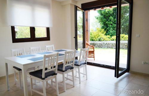 Chalet Tina Mayor: amplio jardín y tranquilidad muy cerca de la playa - Foto 4