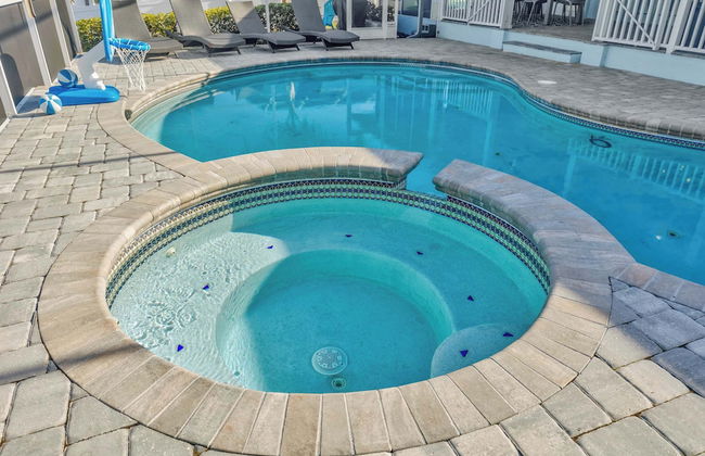 Waterfront Pool House w/ Heated Pool! - Foto 28