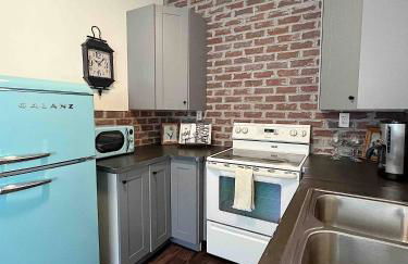 Downtown Location W Patio plus Washer and Dryer - Foto 4