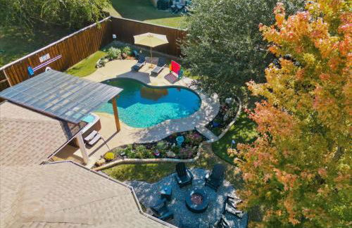 4BR w Pool Cinema Room, Mini Golf & EV - Photo 44