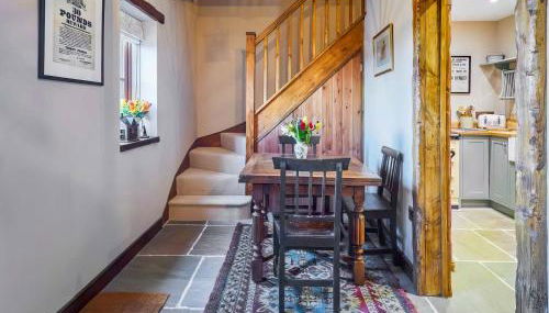 Rustic Retreat - Photo 3