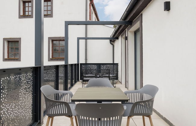 River Apartments - Photo 20