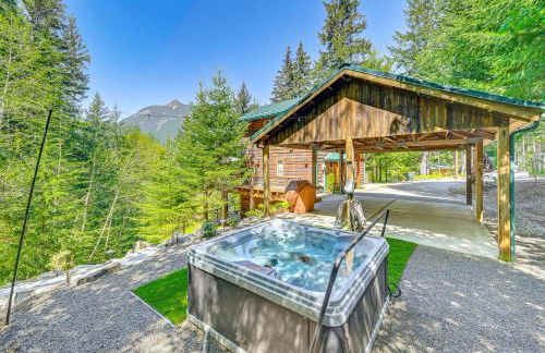 Grizzly Tower Packwood Cabin with Hot Tub! - Foto 1