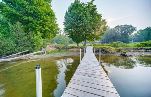 Custom-Built Lakefront Cottage with Spacious Yard! - Foto 31