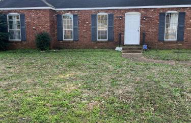 Fenced Yard Centrally Located-Parkway Village Pad - Foto 47