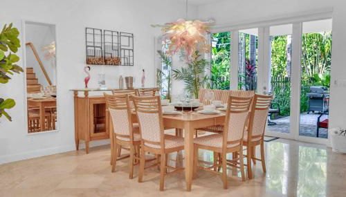 Steps from the Beach Heated Pool Sun Key Game room RESlDENCES - Foto 2, Other