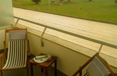 BEACH FRONT APARTMENT - with swimming pool, barbecue and tennis court! - Foto 11