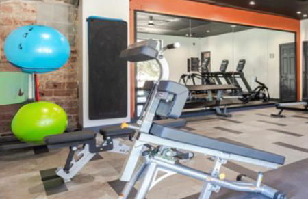 Luxury Apartment in Bricktown Riverwalk - Photo 18