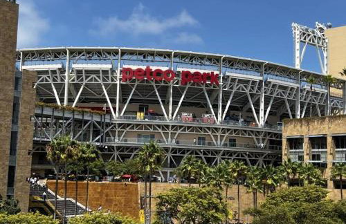 Bayviews Lux One-bedroom Apartment 1min to Petco Park Convention Center Gaslamp Pool, Hot Tub - Foto 1