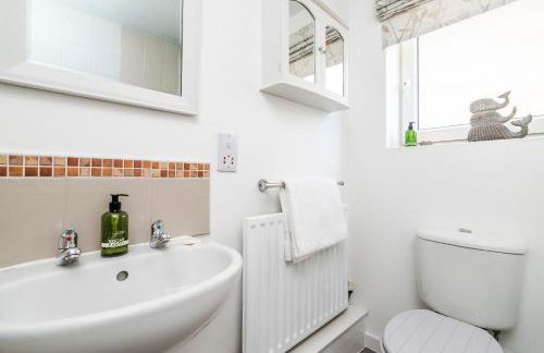 2BR Modern Flat With Free Parking - Foto 37