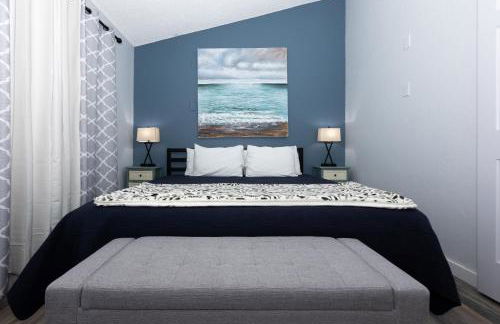 F Lakefront! Remodeled, Sleeps 4, Boat Slip, Patio, WiFi, Cable, Pool - Foto 22