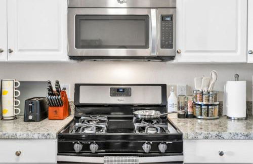 Lux Oasis in Woodland Hills - Foto 25