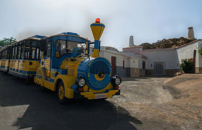 Tren turístico de Guadix - Foto 2