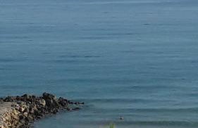 white house by the sea - Photo 1