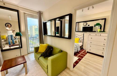 GREEN 5 AC Rondo ONZ metro WiFi 80'TV OLED Netflix HBO AppleTV Disney - Foto 5