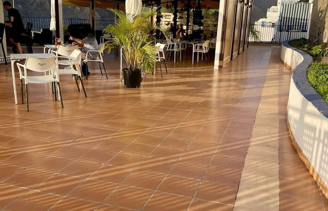 Sunny Seaview Modern apt - Pool and Beach Access - Foto 40