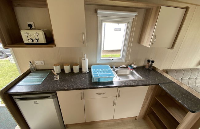 3 Bed 8 Berth Caravan in California Cliffs - D53 - Foto 12