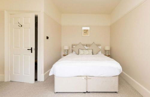 House & Annexe Sleeps 18 Heated Pool - Photo 28