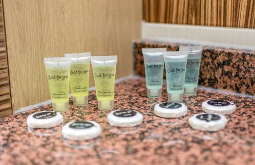 Huge 6 Beds House in Zone 2 London-MobileRateOffers-Families-Leisure-Parking-WiFi-PoolTable-Netflix-Sleeps15! - Foto 38