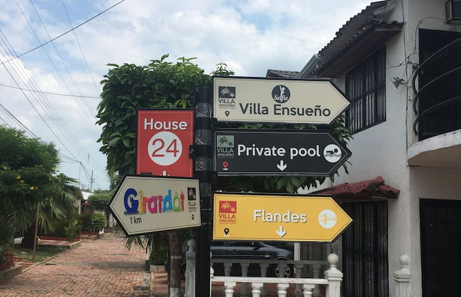 Villa Ensueño - House with Pool & Hot Tub - Foto 2