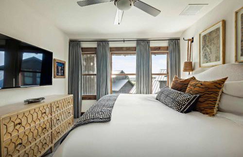 Lake Travis Luxe Villa - 4BR, Pickleball & BBQ - Foto 30