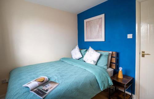 2BR Home Near Shops & Transport Links - Foto 15