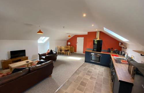 stylish and modern Spacious 2 bedroom apartment - Photo 1