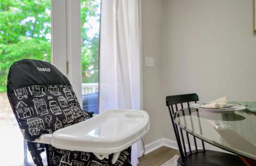 NEW Renovated 4BR Games Big Backyard Deck - Foto 13