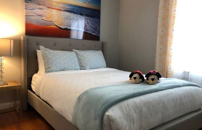 6149 Sandcrest · Next TO Universal. 8 Beds. Pool. Very Clean - Photo 1