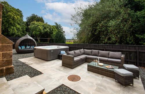 Northumberland Hot Tub Haven for 10 in 5 ensuite bedrooms - Photo 1