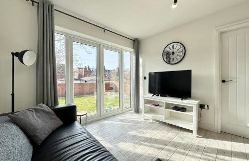 Modern 2 Bedroom Apartment - Near Hospital & Racecourse - Foto 13