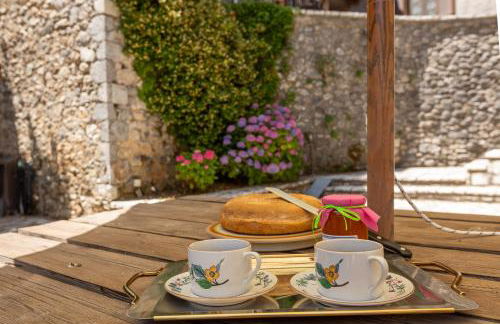 Rustic home in heart of Stemnitsa - Photo 32