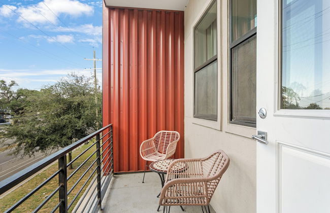 New Townhouse with 2 Balconies - Foto 17