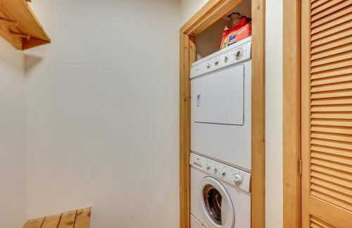 Riverfront Lincoln Condo with Patio and Pool Access! - Foto 24