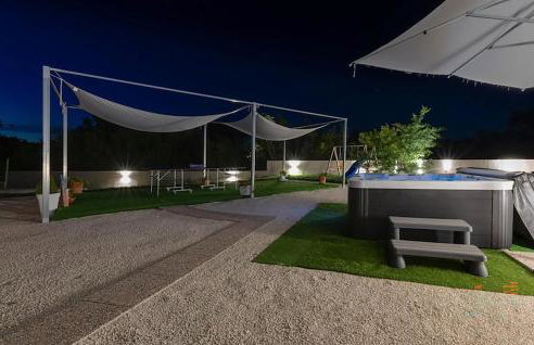 Awesome Home In Mali Vareski - Foto 16