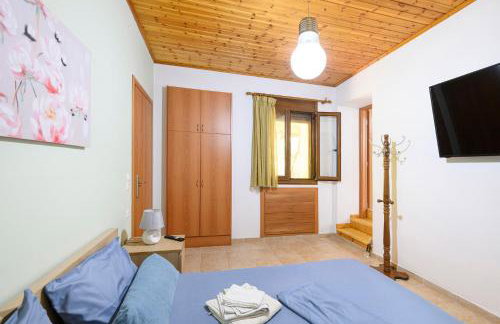 Small Villa Gerani - Photo 13