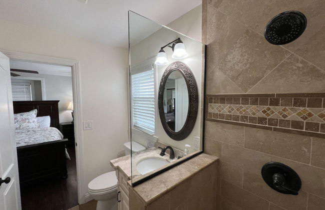 Highly Upgraded, 5 Bed, 4.5 ba, New Pool W/jacuzzi, 1/2 Mile Walk to Disney - Foto 24