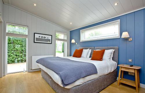 Orchard Lodge, Strawberryfield Park - Photo 24