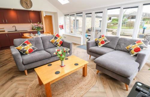 Meadowside - Photo 3